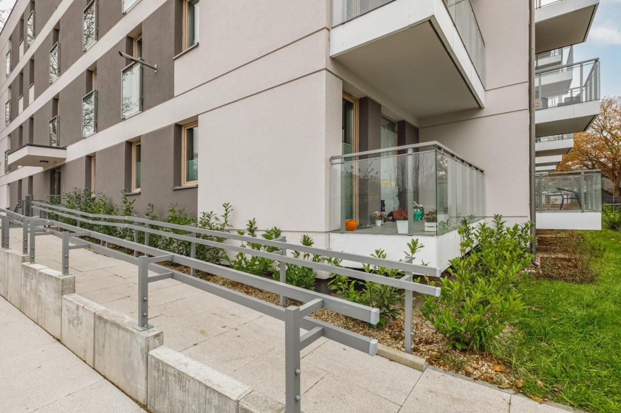 Green Square Apartment With Balcony Swinoujscie By Noclegi Renters Eksteriør billede